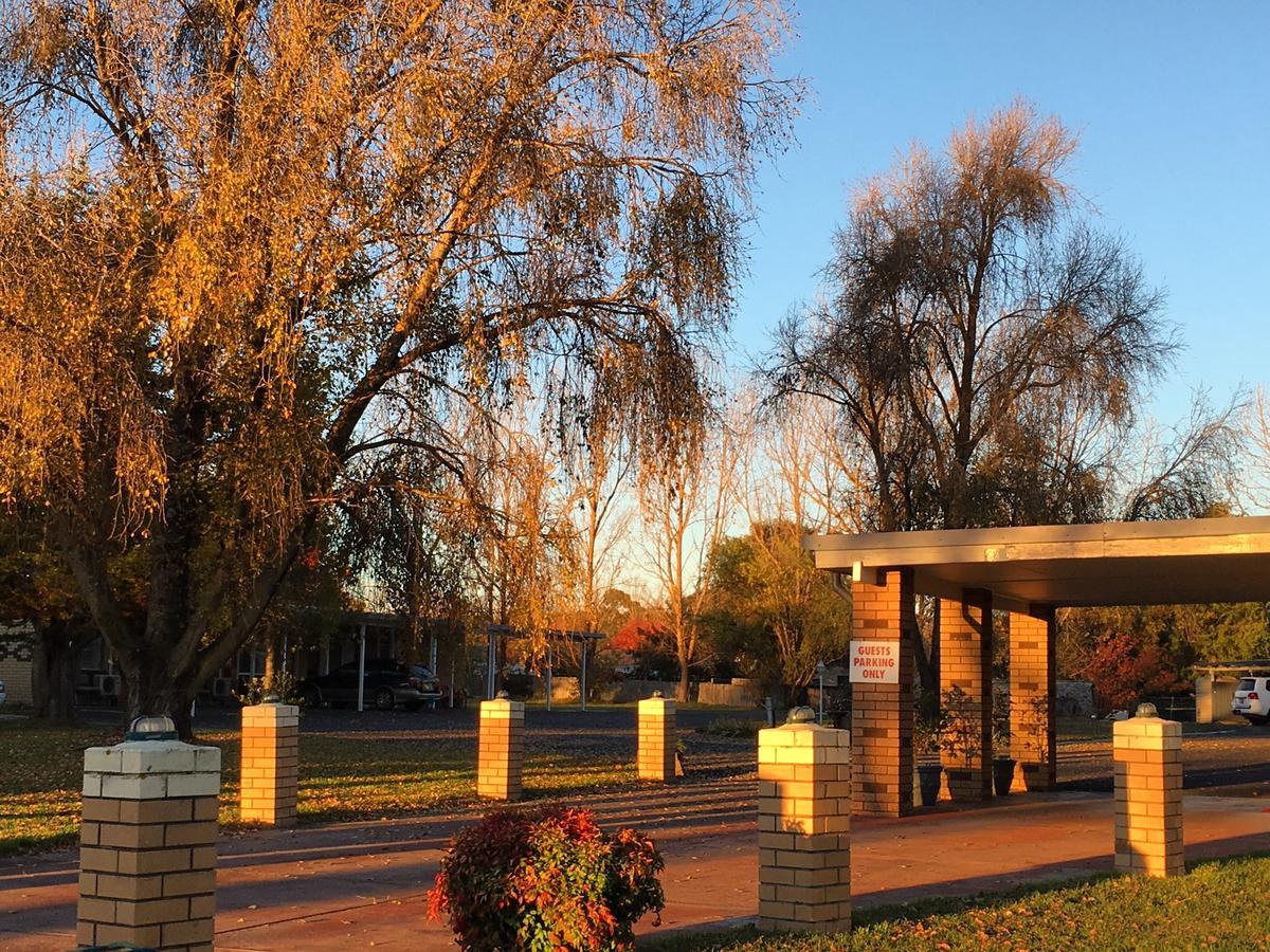 Guyra Motor Inn Exterior foto